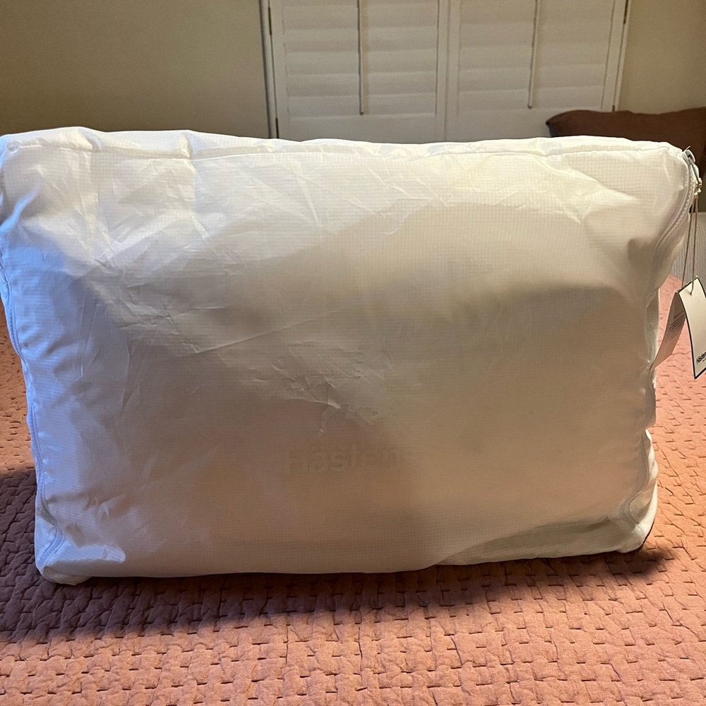Hastens down filled pillow new in bag